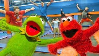 Kermit the Frog and Elmo Have Fun at A Trampoline Park!
