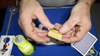 What The HELL, this Gimmick is so cool. sandwich style card trick tutorial