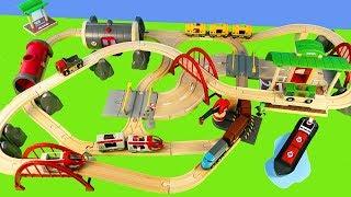 BRIO Eisenbahn Deluxe Railway Set - Straßen und Schienen Bahn Set Deluxe - Spielzeug für Kinder