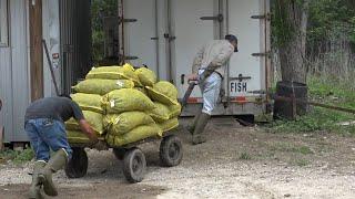 Crawfish farmers in Southeast Texas gearing up, getting ready for busy Easter weekend