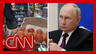 Video shows Russians crowding supermarket amid 'egg crisis'