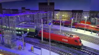 H0 Modelleisenbahn - Neustadt Hbf. bei Nacht