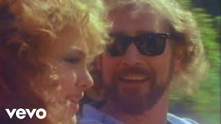 Earl Thomas Conley - Love Don't Care (Whose Heart It Breaks)