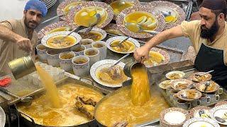 Pathaan Selling Yakhni Soup Rs. 40! Pakistani Street Drink PESHAWARI SOUP | Street Food Karachi