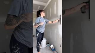  Skimming a flat with the LEVEL5 14-Inch Drywall Trowel 