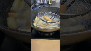 #lumpia#lumpiagoreng#lumpiaenak#shrotsvideo#shrots#dinnerrecipe#yummygoodness#chinesefoodcooking#yes