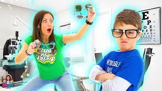 DeeDee Takes Matteo to the Eye Doctor | Story For Kids