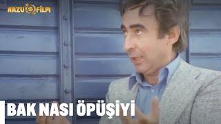 Bak Nası Öpüşiyi - Banker Bilo