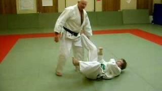 Leg pick with Ouchi attack.AVI