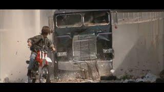 Terminator 2 Tow Truck Chase Scene, Awesome!