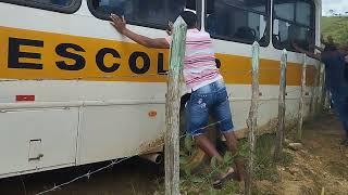 Ônibus Escola na Lama QRA Moura