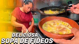 Rica sopa de fideo al estilo de Doña Viky