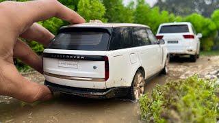 Mini Range Rover v Toyota Land Cruise 300 Luxury SUVs Off-roading | 1:18 Scale Diecast Model Cars