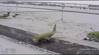 Дрифт самолета в Новосибирске (как занесло самолет в Толмачево)