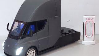 Tesla Semi Truck металло-пластиковая модель тягача 1:28 со звуком и светом, фирма XHD