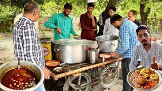 AUTHENTIC LAHORI STREET FOOD DESI NASHTA FOR 150/- RS ONLY | CHEAPEST BUTT CHANNA CHOLEY BREAKFAST