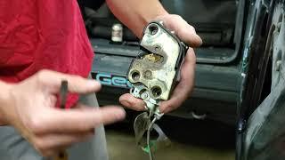 STUCK TAILGATE? Fixing a seized latch or Broken handle - Geo Tracker Suzuki Sidekick @Hwy83SUZUKI