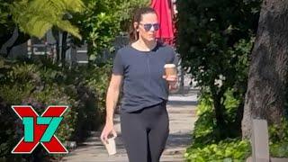 Jennifer Garner Grabs Morning Coffee For Two In Santa Monica