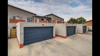 Immaculate, Lock up and go Town House in the heart of Glen Marais!