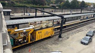 Chicago Metra Catenary Car Passes In Front Of Platform - Train Car That Works On Overhead Wires