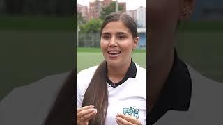 ¿Cómo es ser árbitra de fútbol? - Mariana Quintero en Unas por Otras