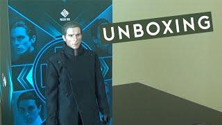 Unboxing the 1/6 scale Present Toys Doomsday Killer action figure featuring Christian Bale