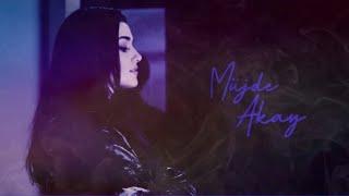 MÜJDE AKAY - Looking at Me | Halka