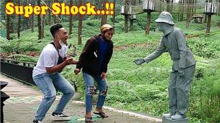 Compilation of men's shock || Hilarious living statue