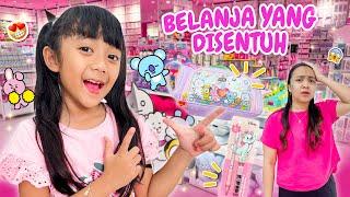 CHALLENGE VIRAL BELI SEMUA YANG DISENTUH SAMANTHA DI MALL !!