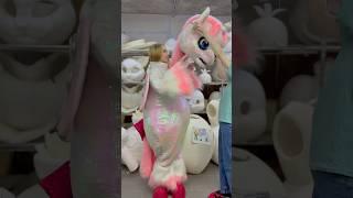 How put on a mascot Unicorn  #mascot #mascotcostume #promomascots #carnivalcostumes