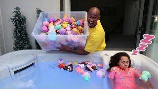 TIANA'S SQUISHY TOYS IN HOT TUB PRANK!!