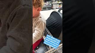 Tipp : Shopping with 2 little kids.  #shopping #kids #momlife