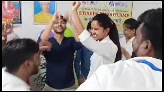 IT Students Dance on Farewell - studide