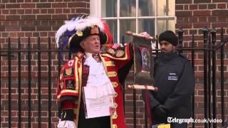 Town Crier announces birth of Royal baby girl