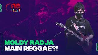 [Vertical Video] Moldy Bawakan Benci Bilang Cinta dengan Sentuhan Reggae | One Fest Playone