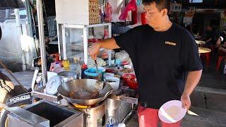 Amazing Skills! 40 Years of Cooking Famous Char Koay Teow in Penang