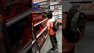 HAPPY KID ENJOY BUYING NERF GUN TOY GUN IN SM DEPARTMENT STORE #shorts #nerfgun #nerfgunwar