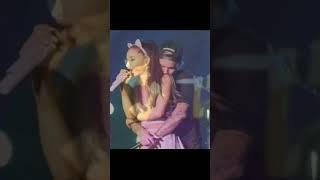 Ariana Grande avoid Justin Bieber's touch #shorts