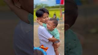 Farel prayoga gendong adik kecil sampai nangis #short #shorts