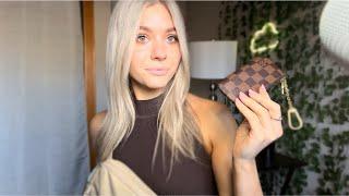 ASMR| What's In My Bag (Close Whisper)