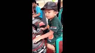 Talenta Anak Kecil Ini Jago Main Ketipung