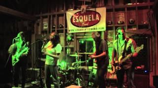 Esquela - Here and Now