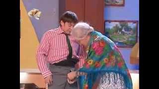 Уральские пельмени Бабушка одевает внука