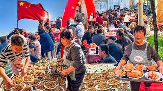 Chinese rural wedding banquet production site, 12 dishes and 8 soups for 230 yuan