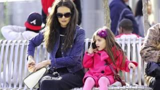 Suri Cruise Organises Her Social Life on Her Mobile Phone | Splash News TV | Splash News TV