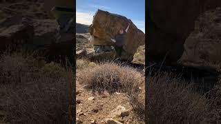 Unnamed V4 - Joshua Tree Bouldering / Desert Teflon Boulder