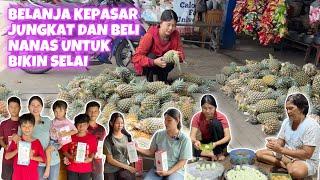 BIKIN KUE PESANAN BERSAMA MAMA MERTUA DAN BAGI-BAGI TEMPAT MINUM BUAT ANAK-ANAK