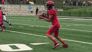 ‪2019 Jayden Jones (East Kentwood) got his team off to a great start Saturday