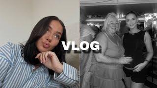 WEEKLY VLOG | DYING HAIR, BOTTOMLESS BRUNCH & BAKING