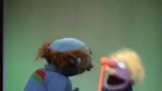 Classic Sesame Street - Harvey Kneeslapper I'd Love 2 Prank